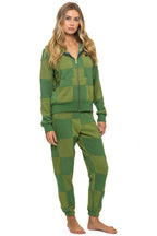 Retro CHECK QUILTED SWEATPANTS - JUNGLE GREEN PALM