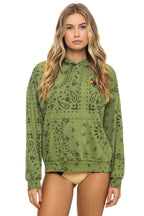 Retro BANDANA RELAXED PULLOVER HOODIE - JUNGLE GREEN