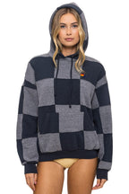 Retro CHECK QUILT RELAXED PULLOVER HOODIE - HEATHER CHARCOAL