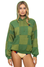 Retro CHECK QUILT RELAXED PULLOVER HOODIE - JUNGLE GREEN PALM