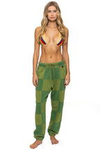 Retro CHECK QUILTED SWEATPANTS - JUNGLE GREEN PALM
