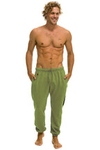 Retro BOLT PRINT UNISEX SWEATPANTS - JUNGLE GREEN