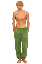 Retro CHECK QUILTED SWEATPANTS - JUNGLE GREEN PALM