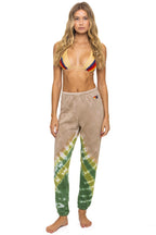 Retro HAND DYED V SWEATPANTS - TIE DYE SAND JUNGLE