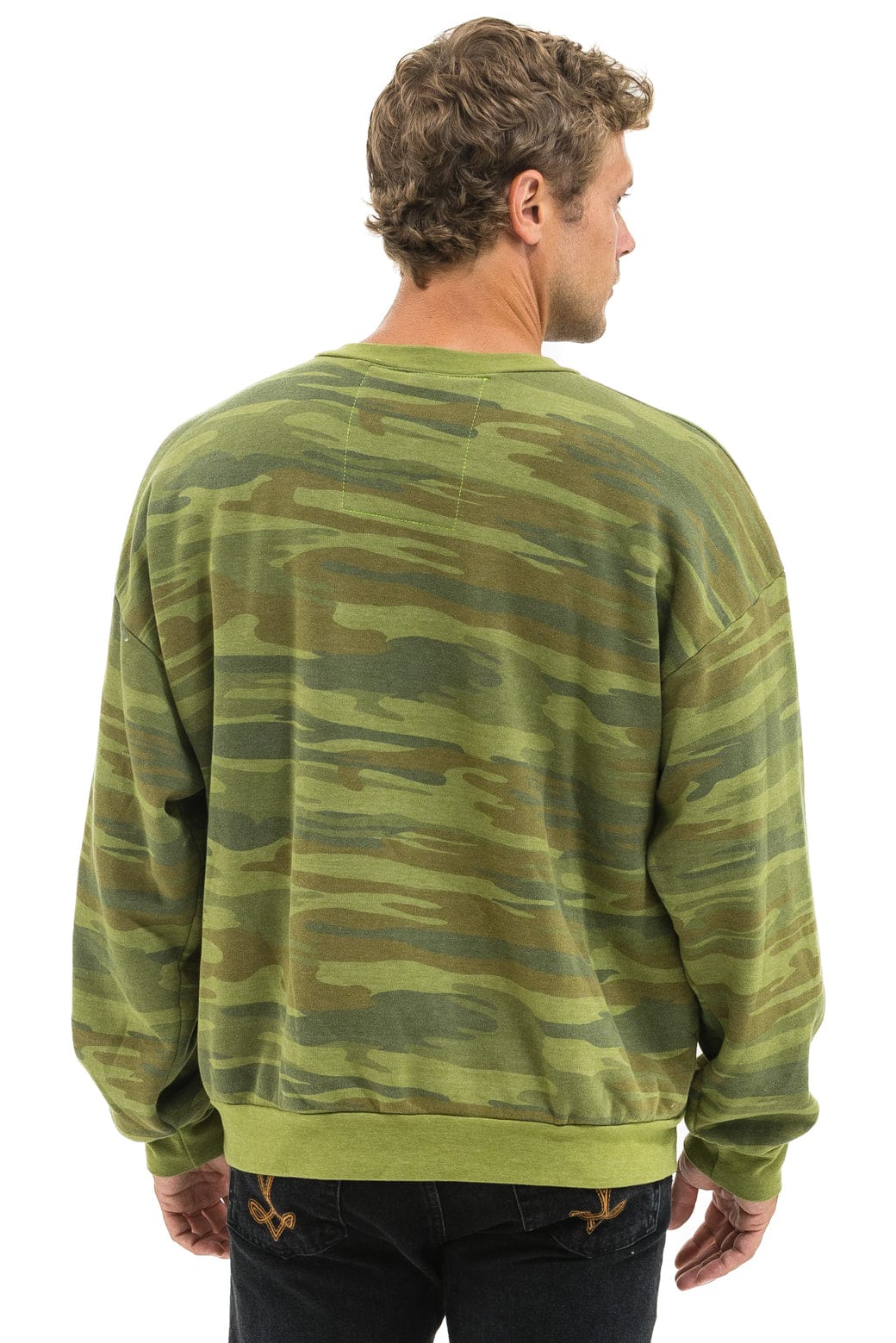 Retro HEART PRINT RELAXED CREW SWEATSHIRT - CAMO NEON PINK