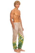 Retro HAND DYED V SWEATPANTS - TIE DYE SAND JUNGLE