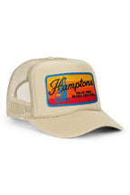 Retro PALM TREE FESTIVAL HAMPTONS 2026 VINTAGE LOW RISE TRUCKER - KHAKI
