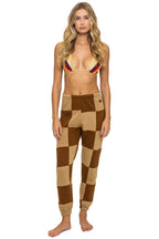 Retro CHECK QUILTED SWEATPANTS - TAN CINNAMON