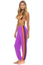 Retro 5 STRIPE SWEATPANTS - NEON PURPLE